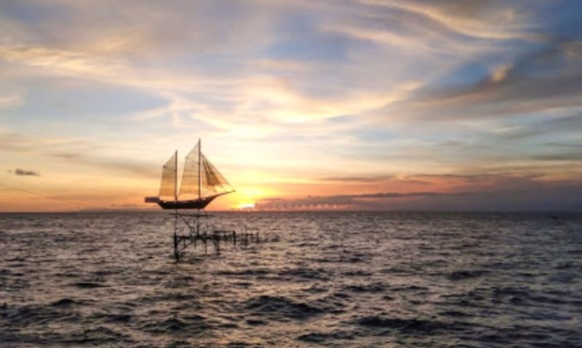 Pantai Ampenan Mataram, Menikmati Indahnya Pemandangan Sunset Sembari Kulineran