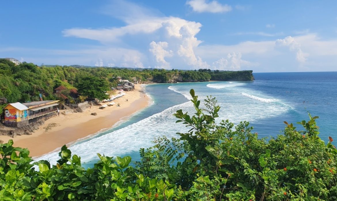 Pantai Balangan Bali – Daya Tarik, Kegiatan Liburan, Lokasi & Harga Tiket