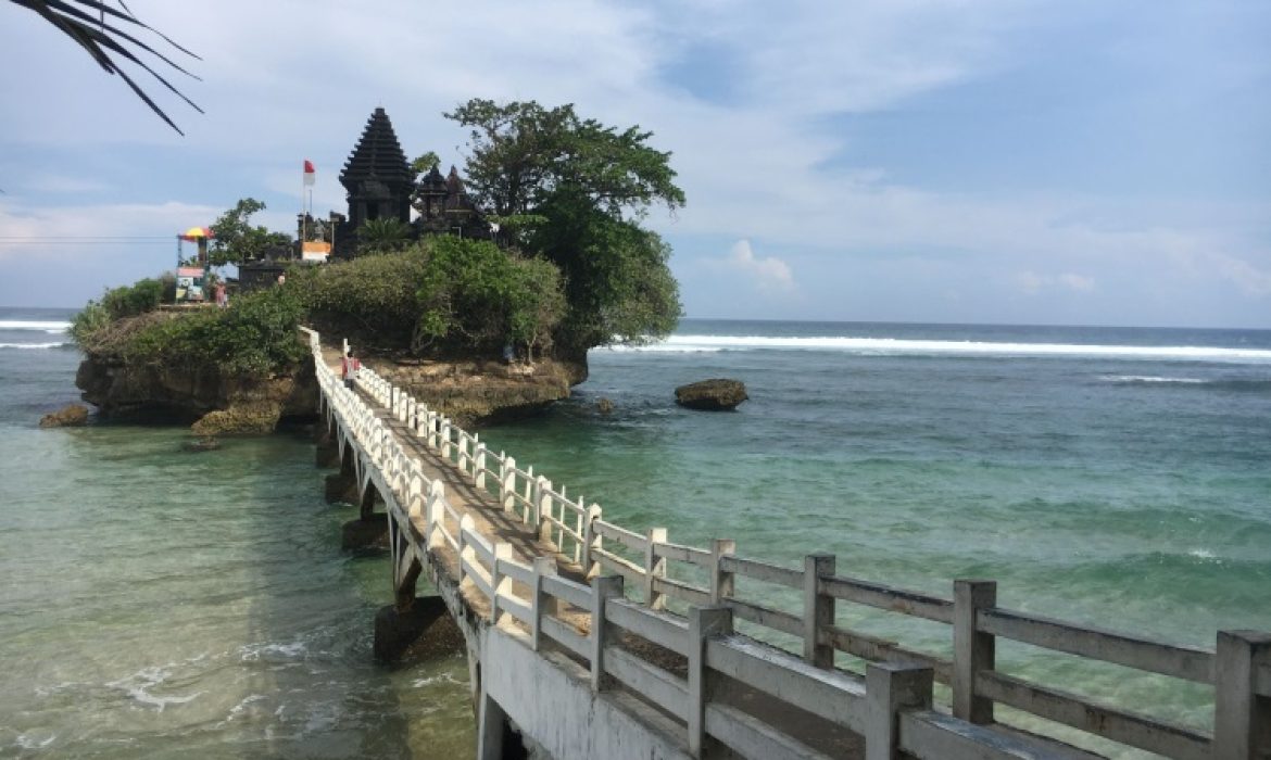 Pantai Balekambang Malang – Daya Tarik, Kegiatan Liburan, Lokasi & Harga Tiket