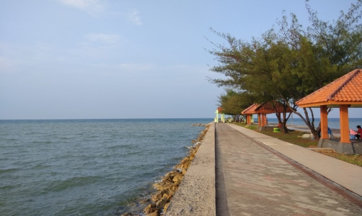 Pantai Boom Tuban – Daya Tarik, Kegiatan Piknik, Lokasi & Harga Tiket