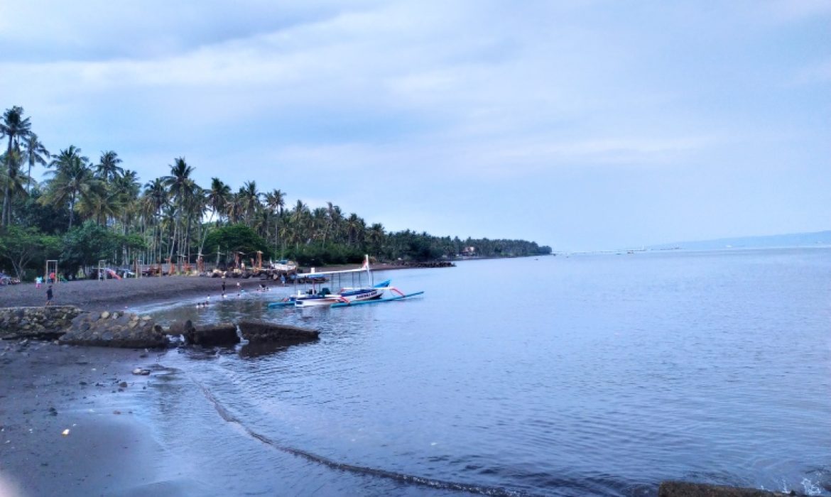 Pantai Cacalan Banyuwangi, Spot Keren Menikmati Sunrise Yang Mengagumkan