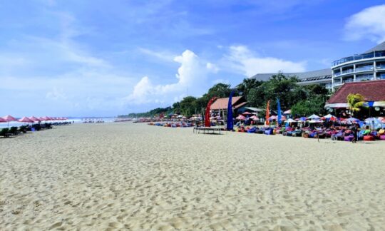 Pantai Double Six Bali, Pantai Bagus Dengan Pemandangan Sunset