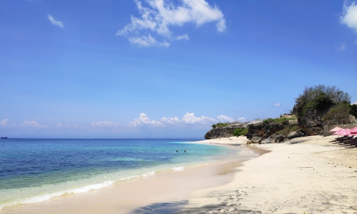 Pantai Dreamland Bali – Pesona, Kegiatan Liburan, Lokasi & Harga Tiket