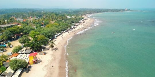 Pantai Florida Anyer, Pantai Indah Dengan Pemandangan Sunset Yang Memesona