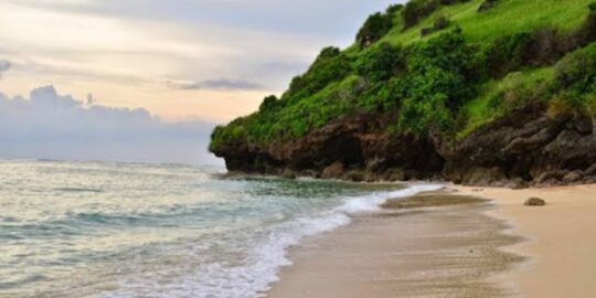 Pantai Gunung Payung Bali, Pesona Pantai Anggun Tersembunyi Nan Hening