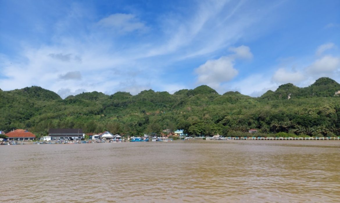 Pantai Jetis Cilacap – Daya Tarik, Kegiatan Liburan, Lokasi & Harga Tiket