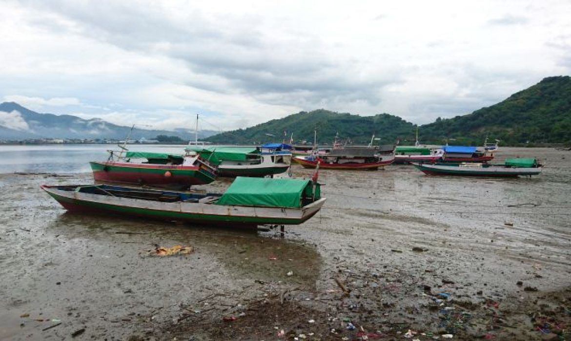 Pantai Lawata, Pesona Pantai Indah Dengan Beragam Wahana Menawan Di Bima