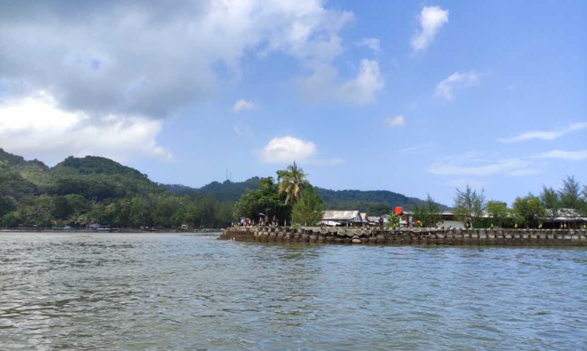 Pantai Logending Kebumen – Pesona, Acara Piknik, Lokasi & Harga Tiket