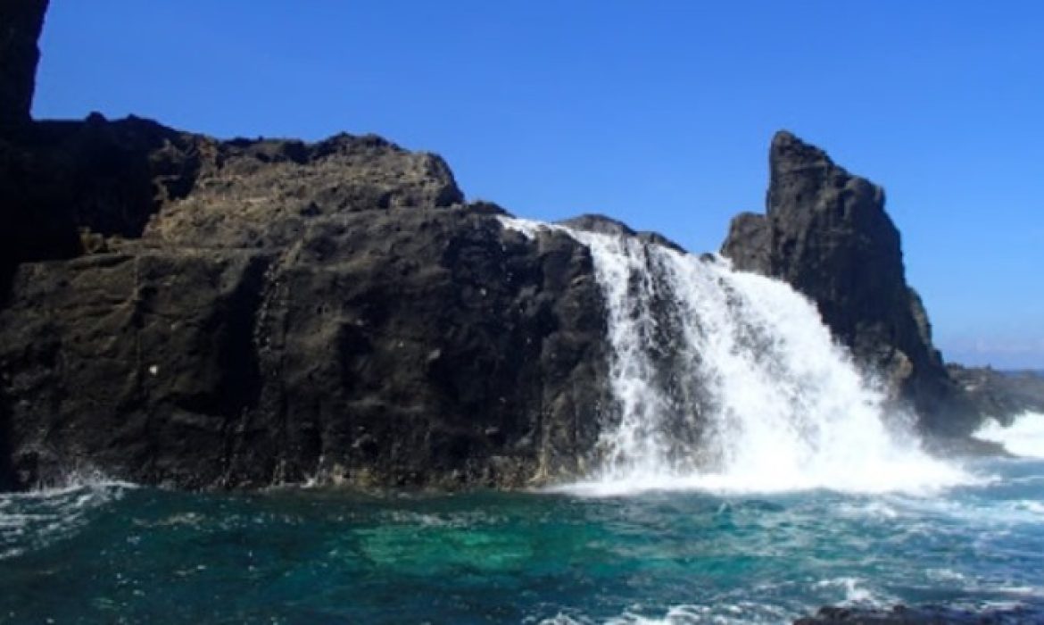 Pantai Nambung, Pantai Unik Perpaduan Jeram Eksotis Di Lombok Tengah