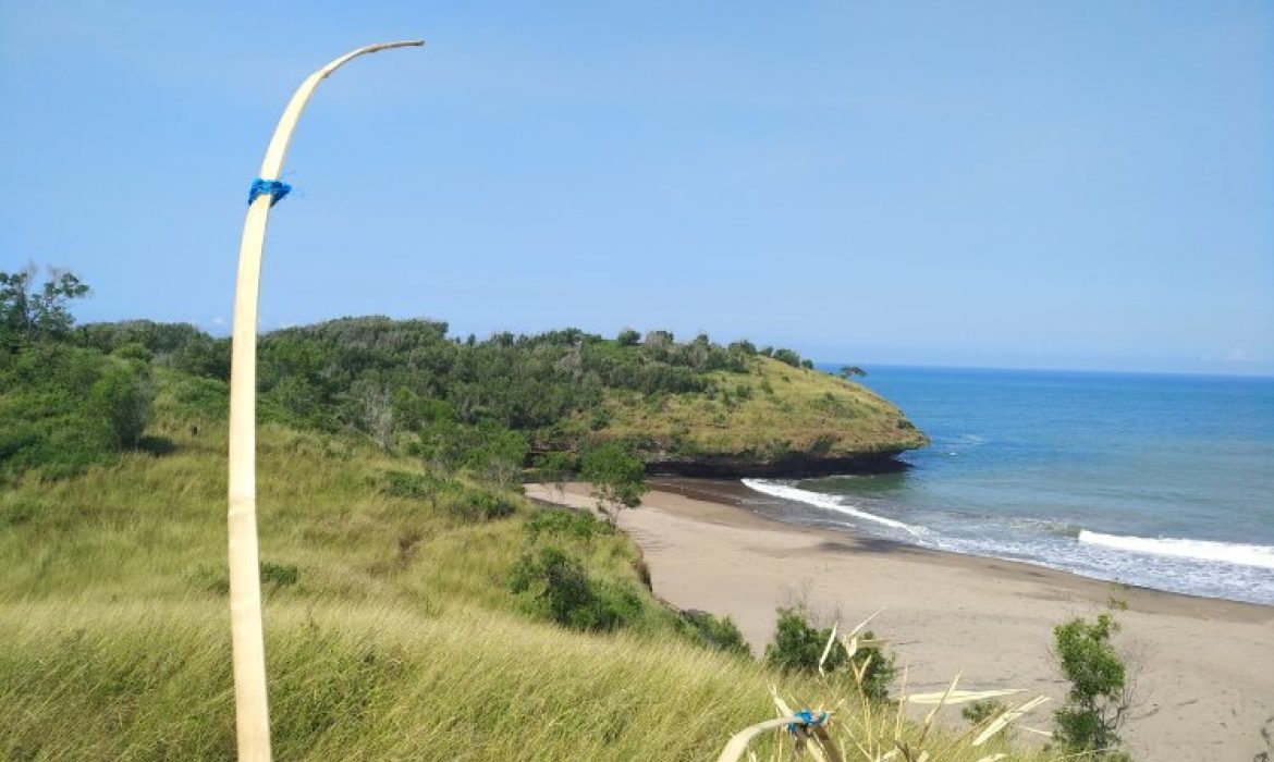 Pantai Ngiroboyo Pacitan, Pantai Eksotis Yang Menyatu Dengan Daya Tarik Sungai Maron