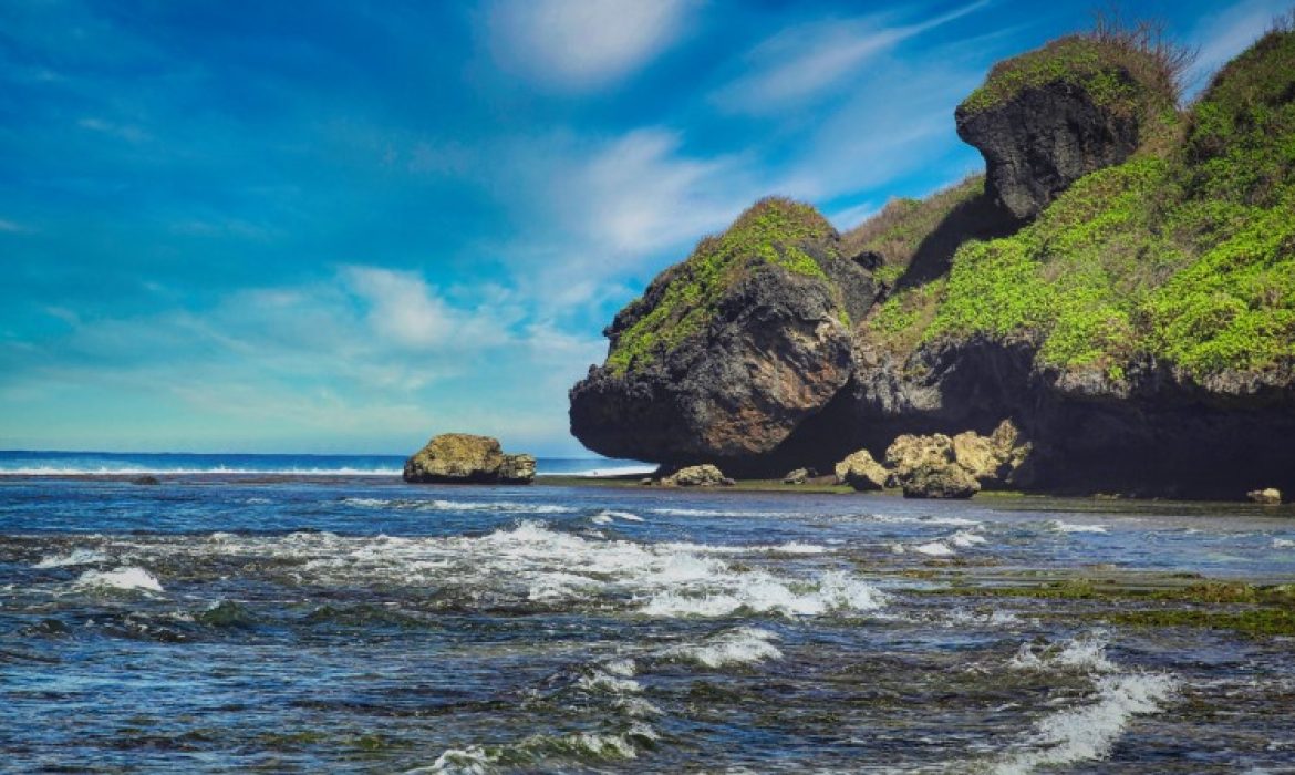 Pantai Nyang Nyang Bali, Pantai Yang Tersembunyi Dibalik Perbukitan