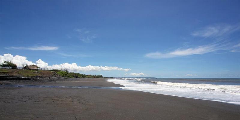 Pantai Nyanyi Tabanan, Pantai Favorit Para Pecinta Olahraga Surfing