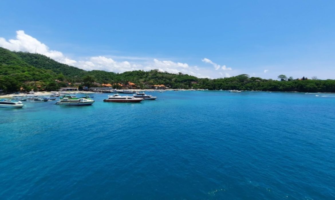 Pantai Padang Bai, Pantai Favorit Para Pecinta Snorkeling Di Karangasem