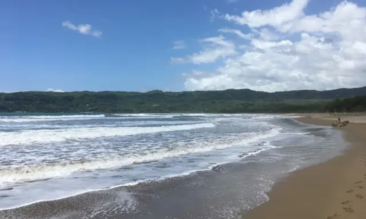 Pantai Pancer Door,  Pantai Hits Dengan Keindahan Alam Menawan  Di Pacitan