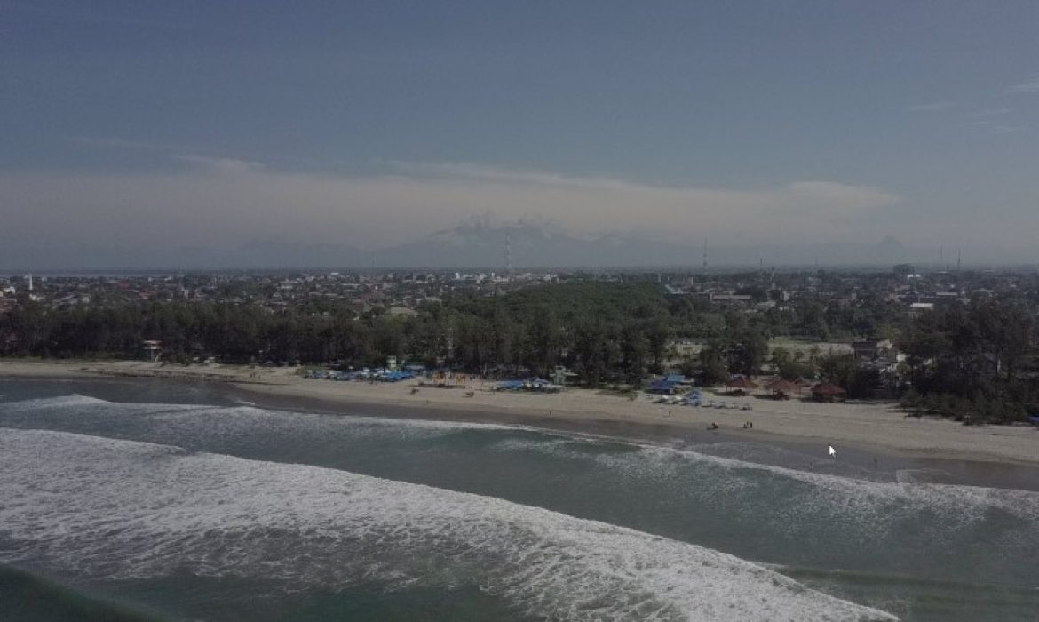 Pantai Panjang Bengkulu – Daya Tarik, Aktivitas Piknik, Lokasi & Harga Tiket