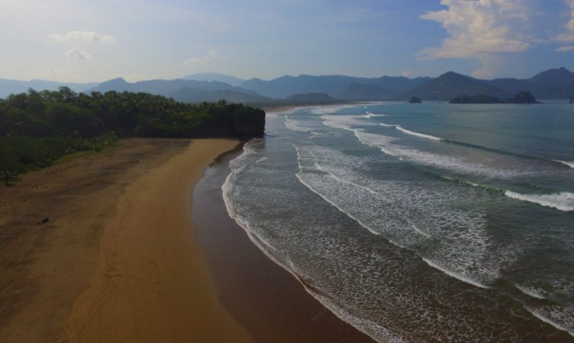 Pantai Pelang Trenggalek – Pesona, Aktivitas Liburan, Lokasi & Harga Tiket