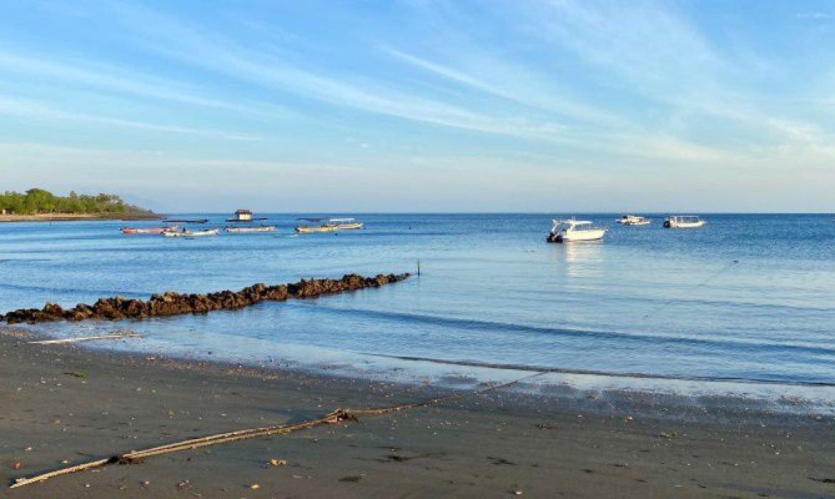 Pantai Pemuteran, Spot Favorit Untuk Menikmati Sunset & Sunrise Di Buleleng