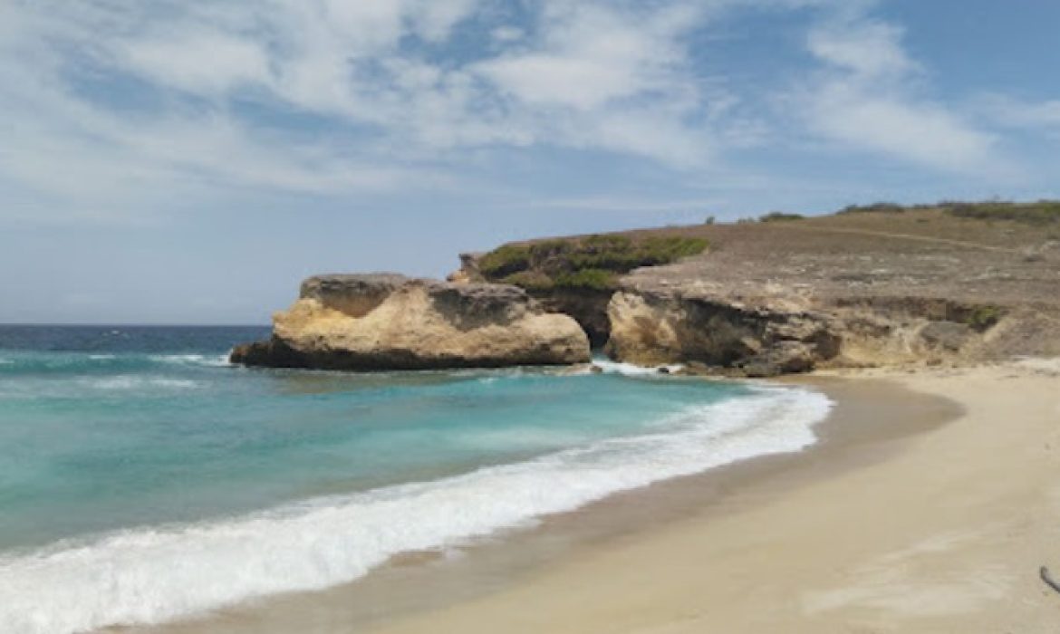 Pantai Penyisok, Destinasi Maritim Yang Menawan Di Lombok Timur