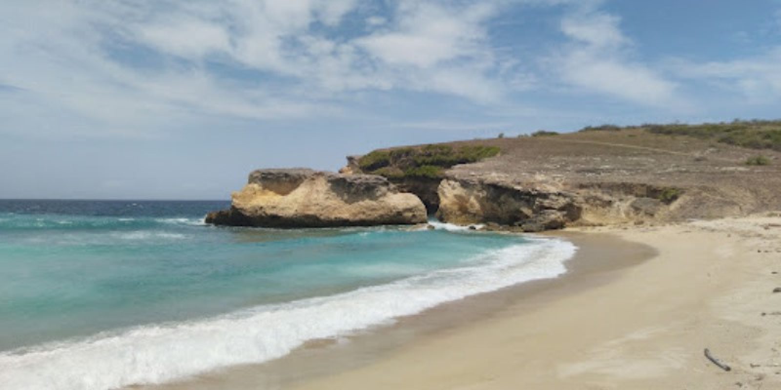 Pantai Penyisok, Destinasi Maritim Yang Menawan Di Lombok Timur
