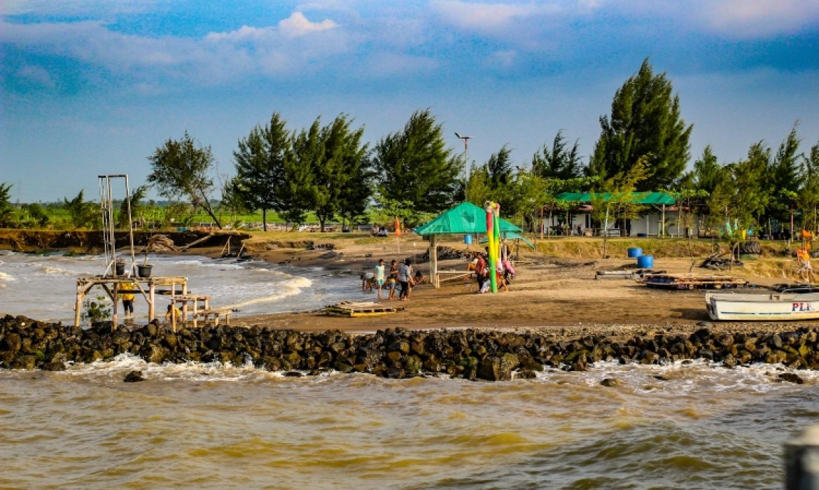 Pantai Plentong Indramayu – Pesona, Aktivitas Piknik, Lokasi & Harga Tiket