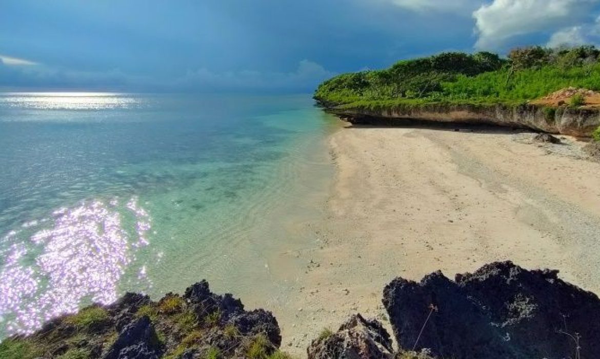 Pantai Pusahelu, Pantai Eksotis Dengan Keindahan Bawah Lautnya Di Bulukumba