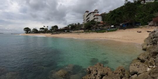 Pantai Sawangan, Pesona Pantai Pasir Putih Eksotis Nan Indah Di Bali