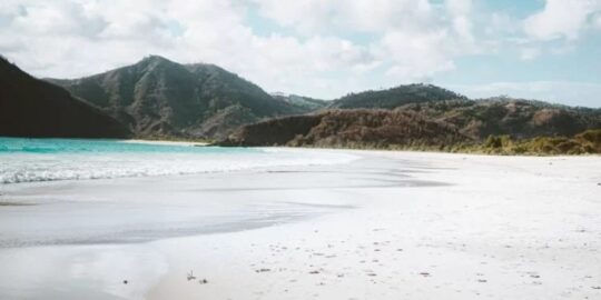 Pantai Selong Belanak, Pantai Unik Yang Menarik Di Lombok Tengah