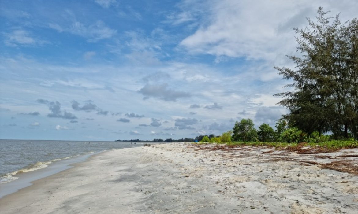 Pantai Sialang Buah Serdang Bedagai – Pesona, Kegiatan, Lokasi & Harga Tiket