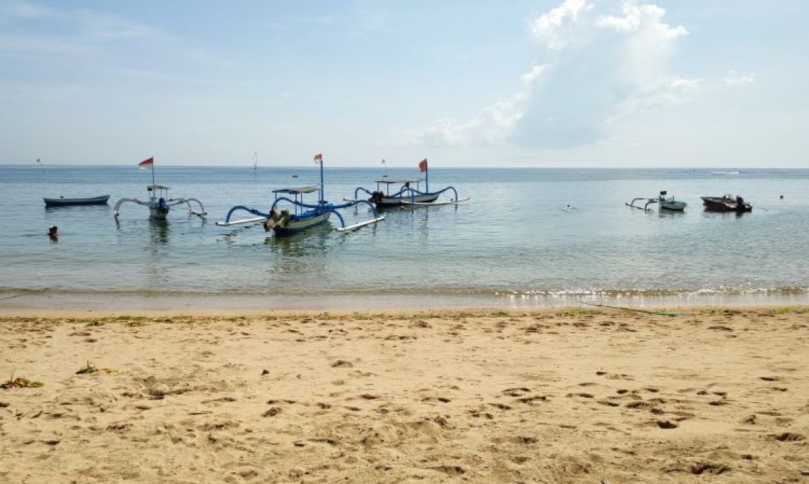 Pantai Sindhu, Pantai Indah Dengan Pemandangan Sunset & Sunrise Di Bali