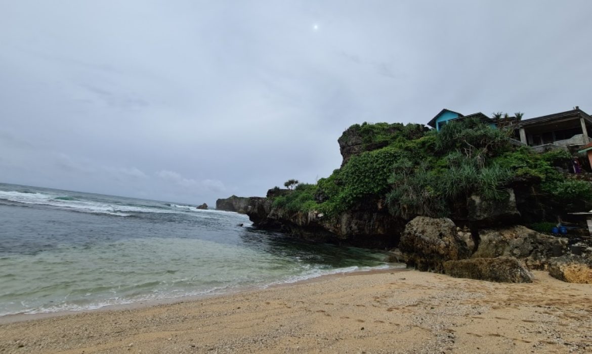 Pantai Sundak Gunung Kidul – Daya Tarik, Kegiatan Liburan, Lokasi & Harga Tiket