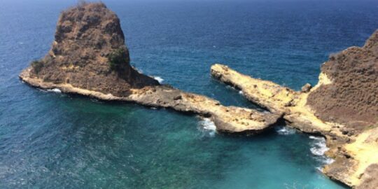 Pantai Tanjung Bloam, Daya Tarik Pantai Bagus Nan Indah Yang Memikat Hati