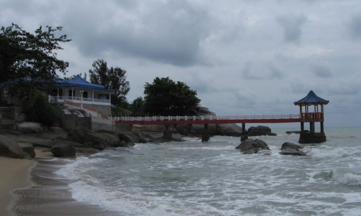 Pantai Tanjung Pesona Bangka, Pantai Eksotis Dengan Beragam Wahana Seru