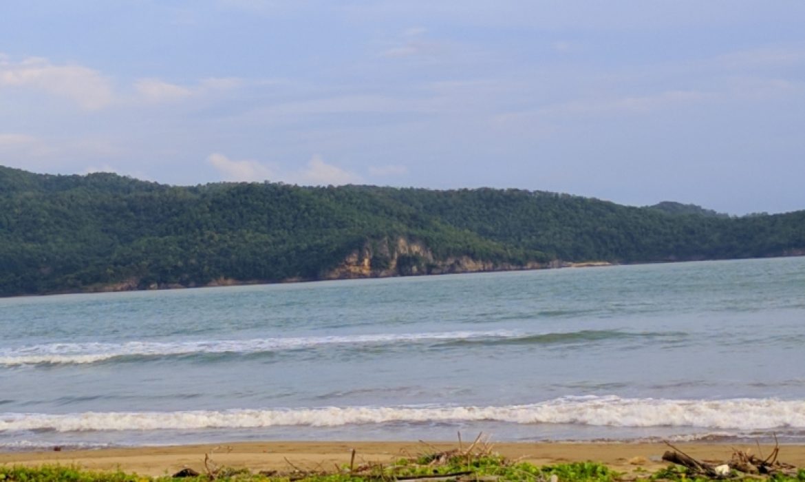 Pantai Teleng Ria Pacitan – Pesona, Acara Liburan, Lokasi & Harga Tiket