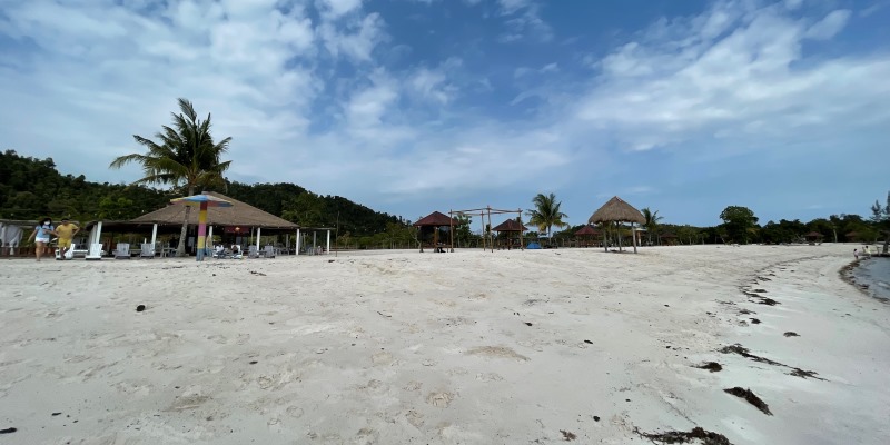 Pantai Viovio, Daya Tarik Pantai Pasir Putih Eksotis Di Batam