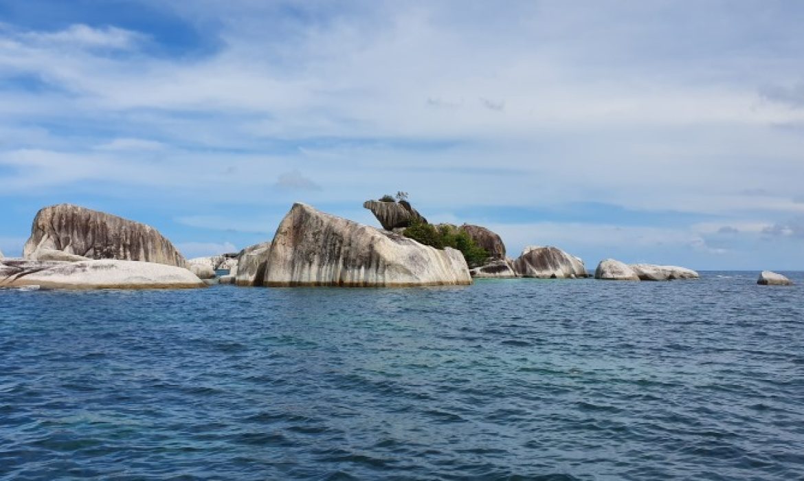 Pulau Batu Berlayar, Pulau Anggun Dengan Batuan Granit Eksotis Di Belitung