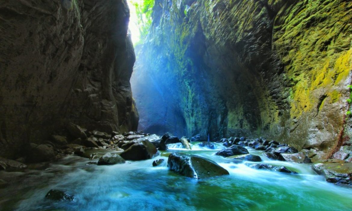 Curug Ibun Pelangi, Teladas Dengan Pemandangan Yang Eksotis Di Majalengka