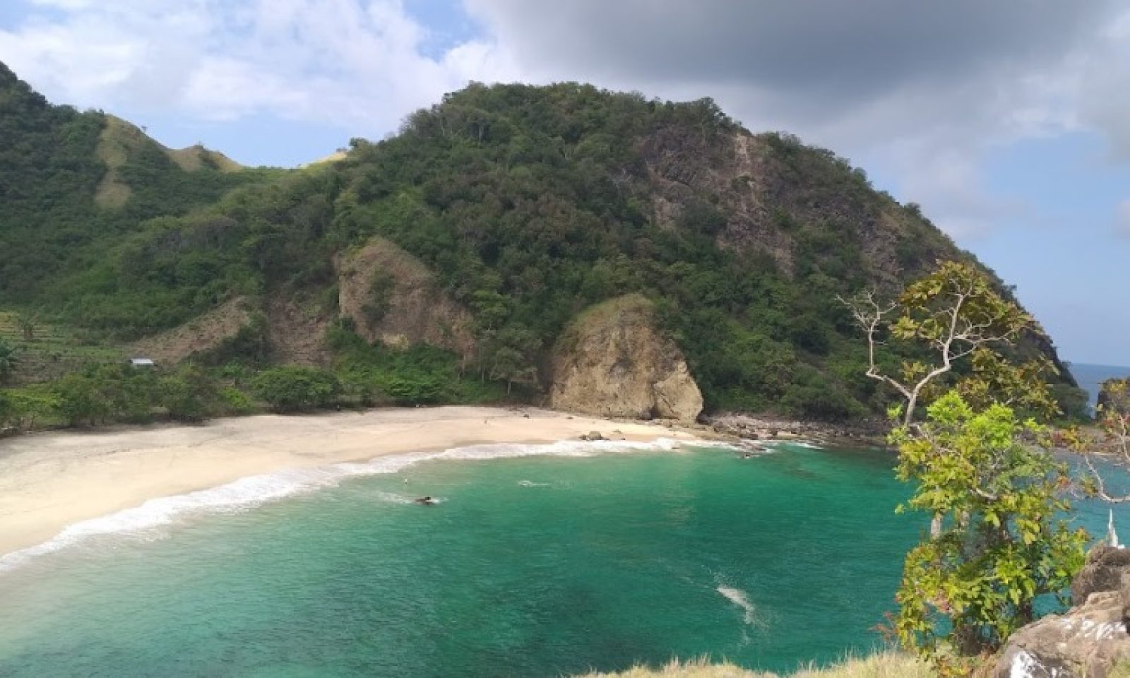 Pantai Koka, Pesona Pantai Indah Dengan Sejuta Daya Tarik Di Flores