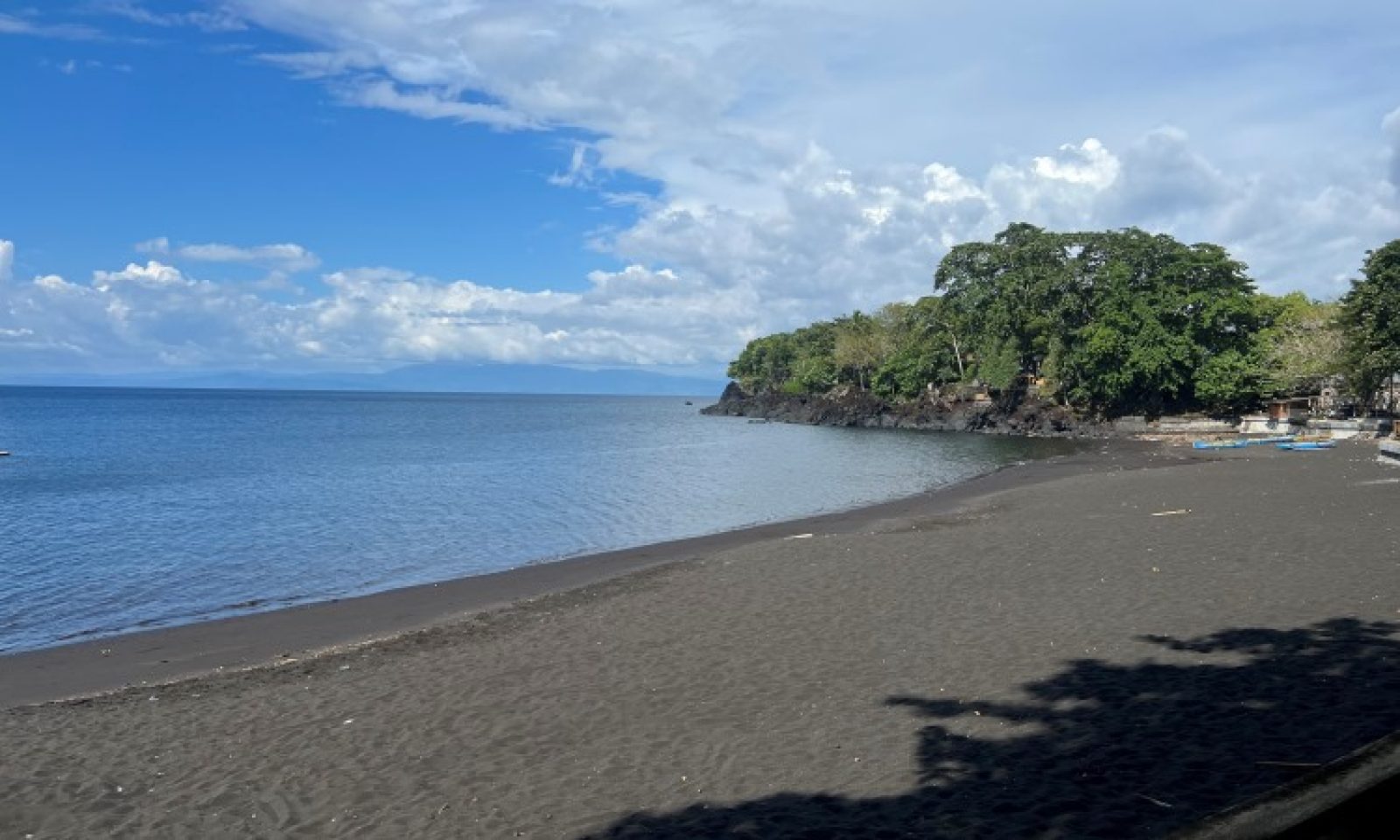 Pantai Sulamadaha, Destinasi Wisata Bahari Yang Super Eksotis Di Ternate