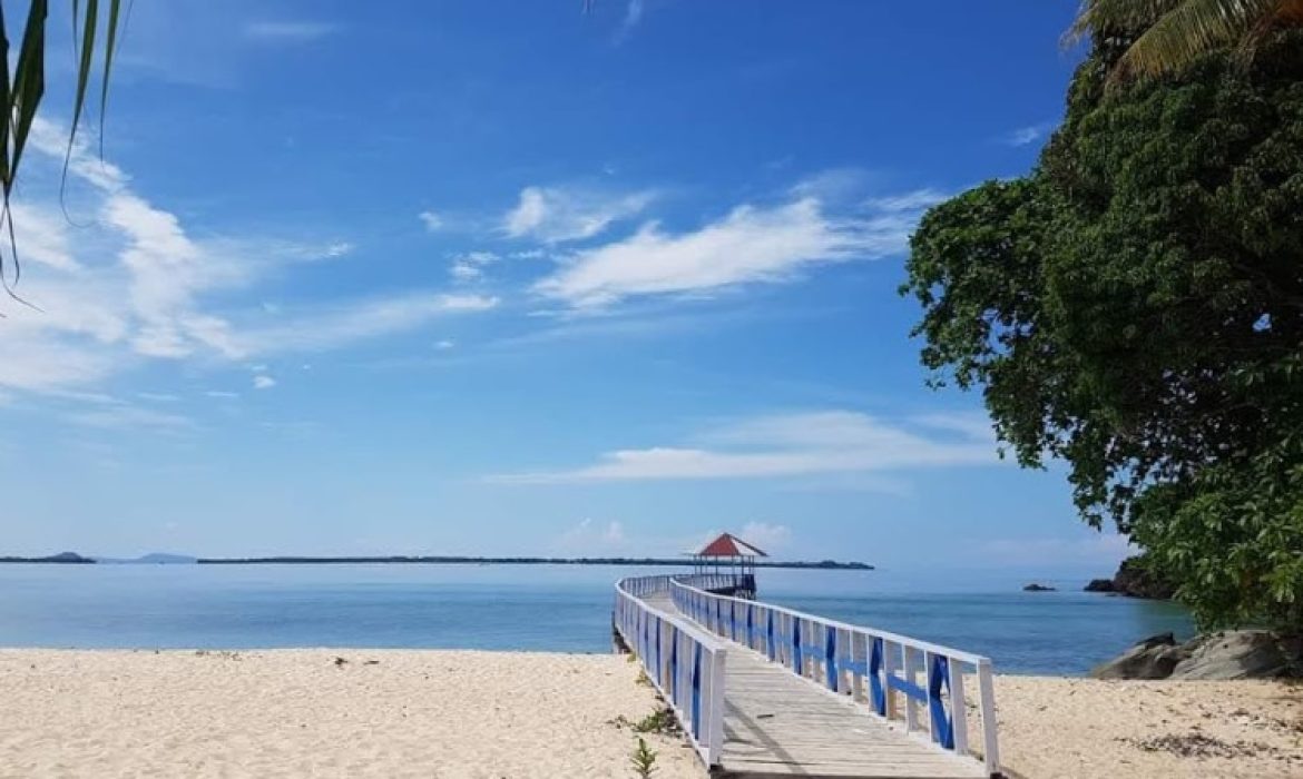 Pulau Matan, Pulau Manis Dengan Pemandangan Alam Yang Menawan  Di Raja Ampat