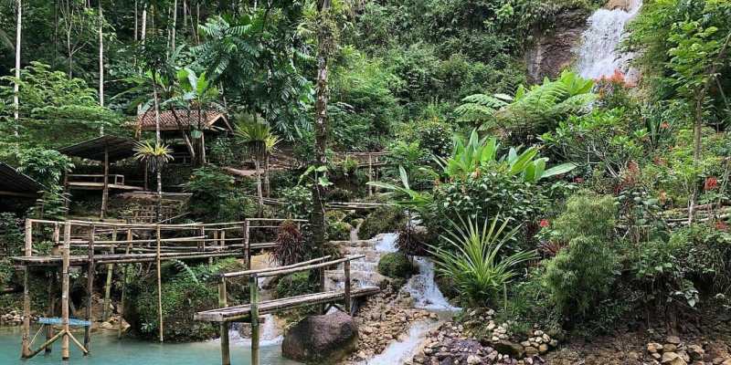 Gerojokan Kembang Soka, Daya Tarik Gerojokan Warna Yang Mempesona Di Kulon Progo
