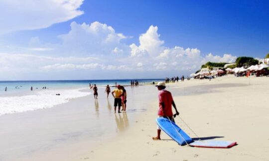 5 Pantai Terindah Di Tanjung Pinang Yang Wajib Anda Datangi