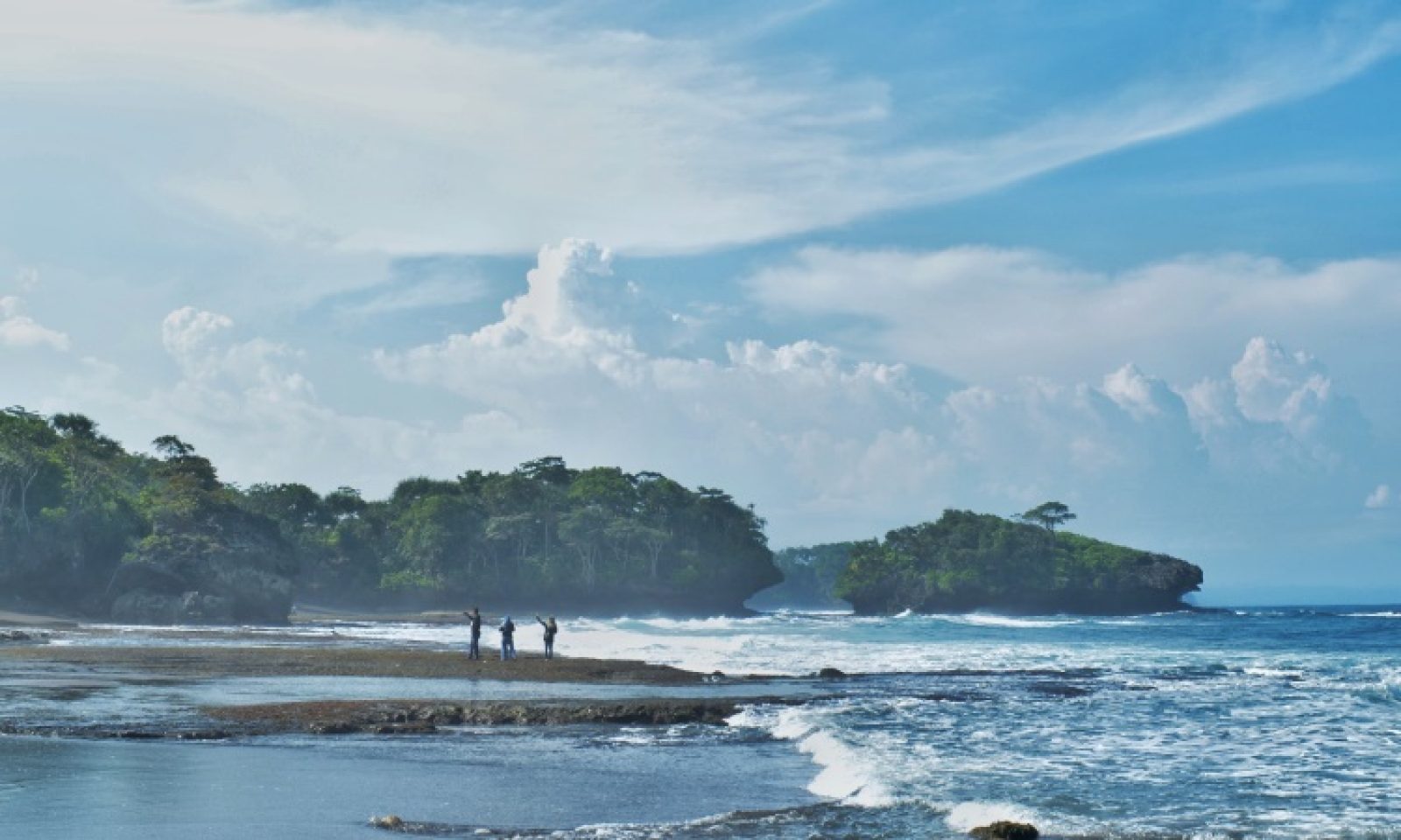 10 Wisata Pantai Di Pangandaran Yang Paling Hits