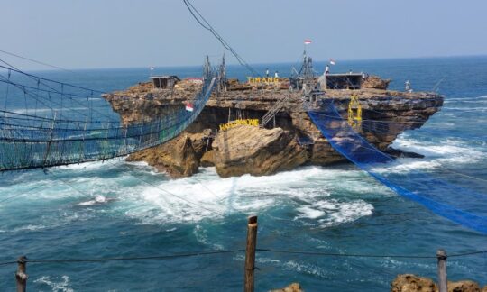 22 Wisata Pantai Di Jogja Yang Paling Hits