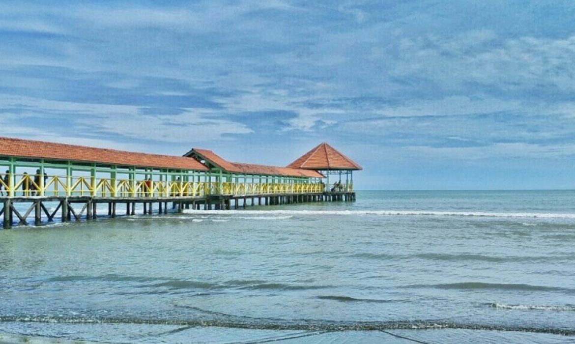 10 Rekreasi Pantai Di Tegal Yang Paling Hits