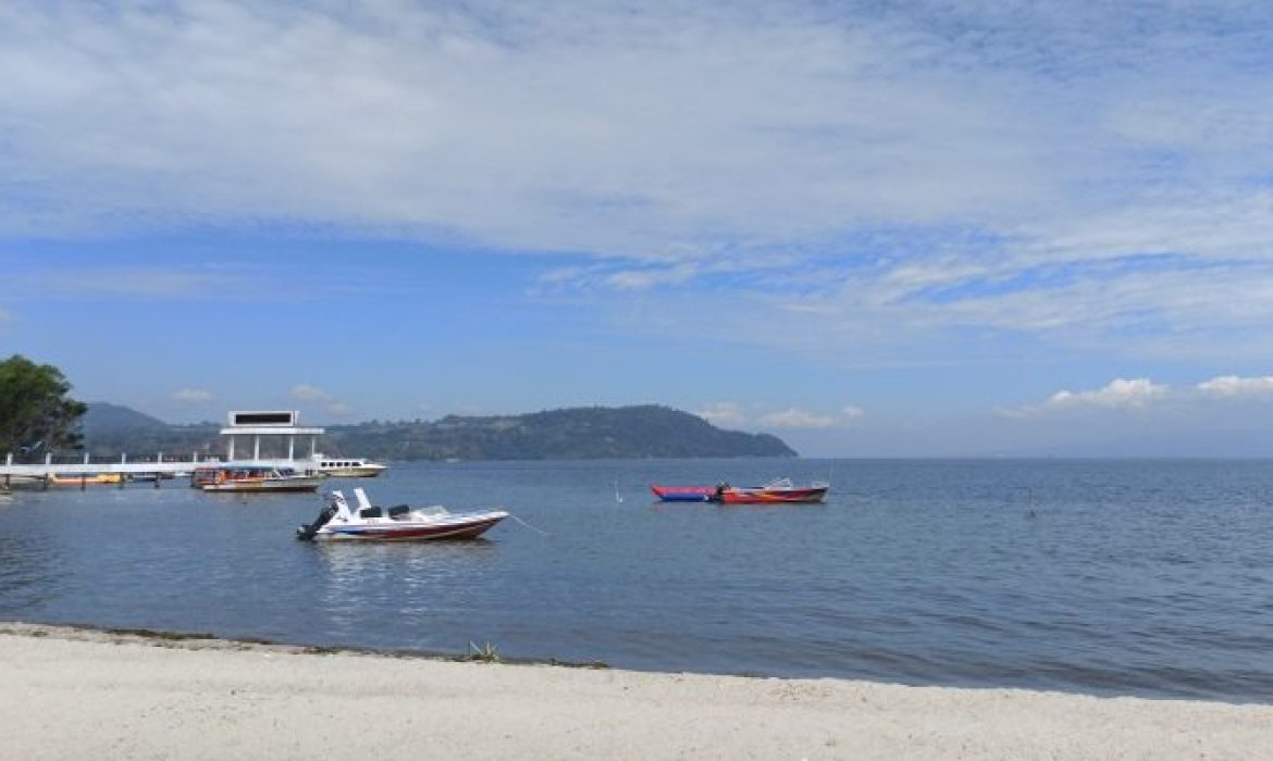 Pantai Bulbul, Pesona Pantai Pasir Putih Indah Nan Mempesona Di Toba