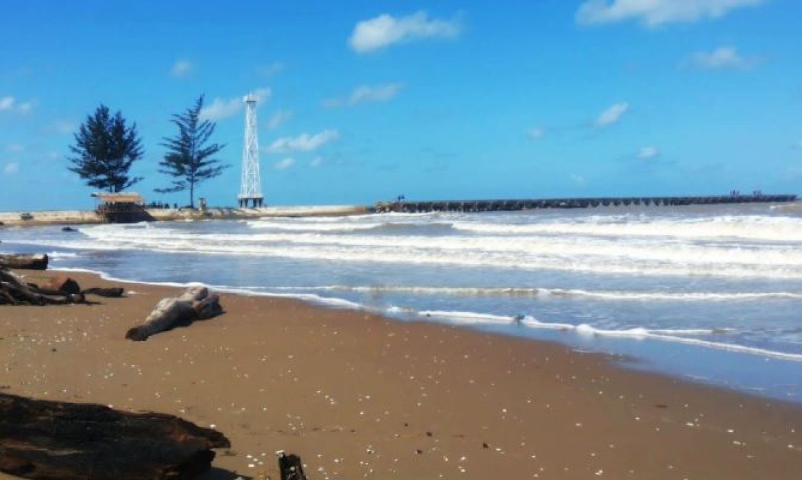 Pantai Joras, Pantai Eksotis Dengan Panorama Alam Indah Di Tanah Maritim