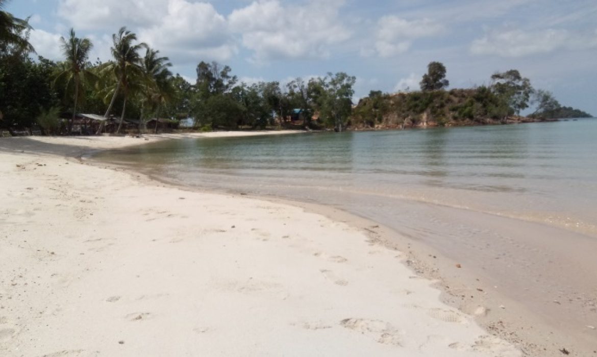 Pantai Melur, Pantai Manis Dengan Keindahan Bawah Lautnya Di Batam