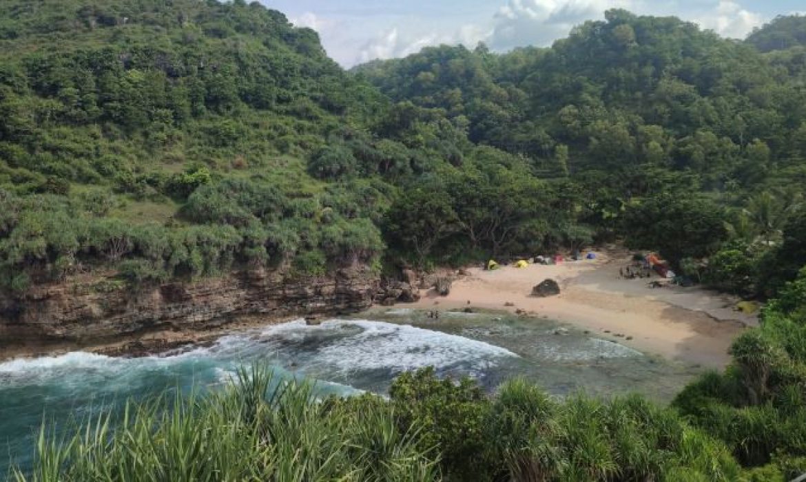 Pantai Ngetun, Pantai Elok Yang Diapit Bukit Eksotis Di Gunung Kidul