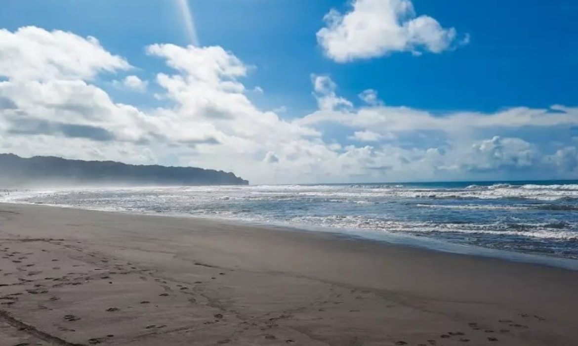 Pantai Parangkusumo, Pesona Pantai Indah Berbalut Legenda Di Bantul Jogja