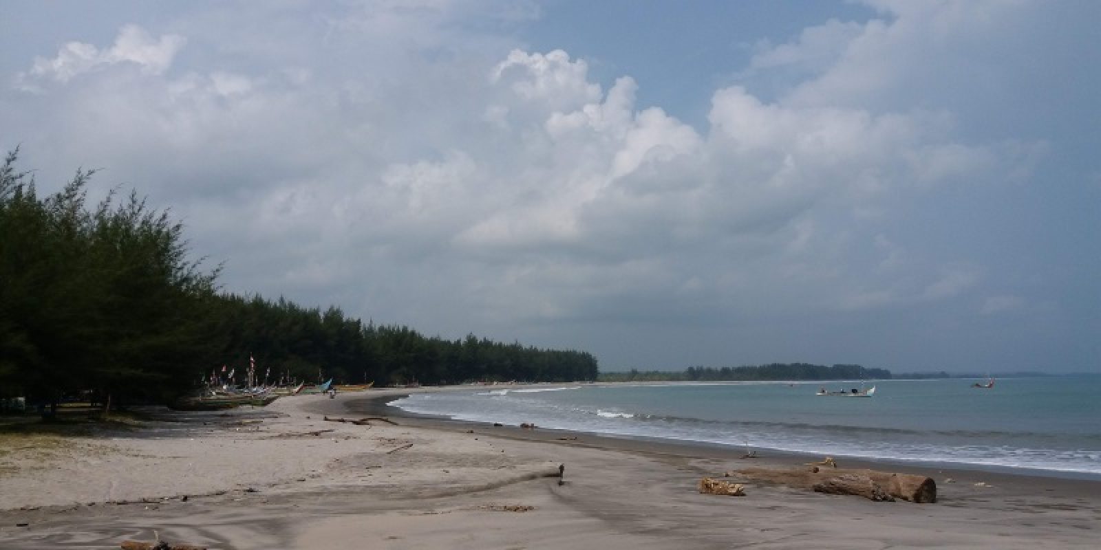 Pantai Tiku, Pantai Anggun Dengan Hamparan Pasir Putih Eksotis Di Agam